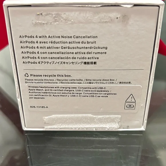 Apple AirPods 4 active noise cancellation